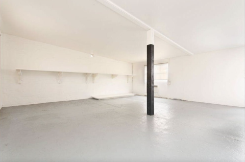 LARGE STUDIO WAREHOUSE SPACE photo 10