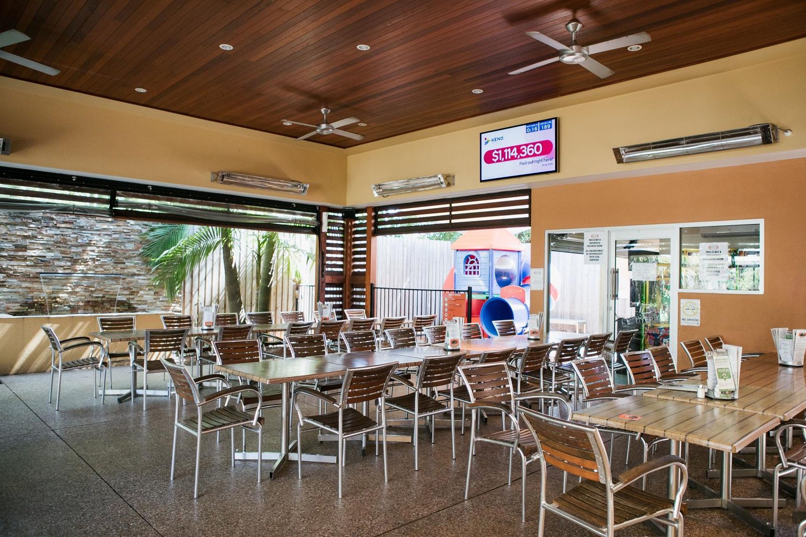Undercover Beer Garden at Beerwah Hotel photo 3