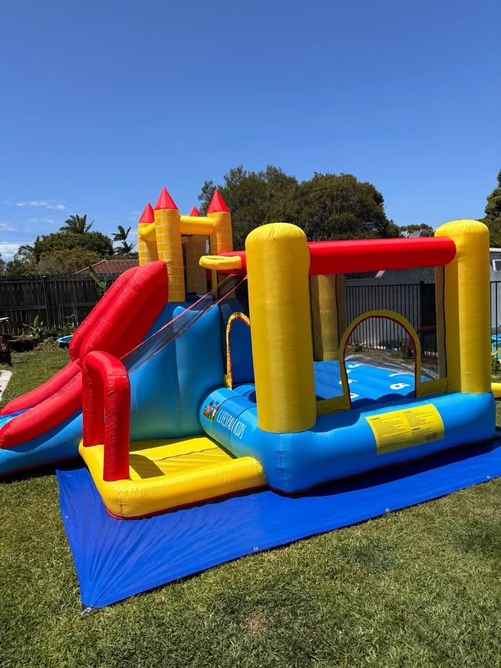 Jumping castle - HIRE photo 6