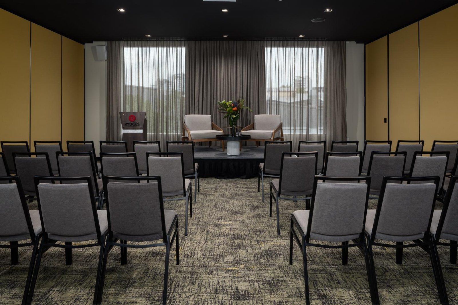 Podium 2 at Rydges Fortitude Valley Brisbane photo 3