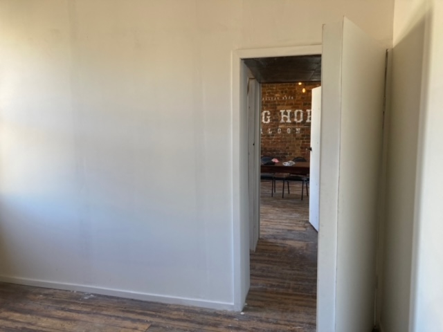 The Motley Permanant Resident Studios - Carlton photo 3