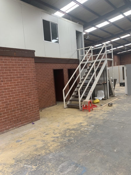 Warehouse space + loft photo 2