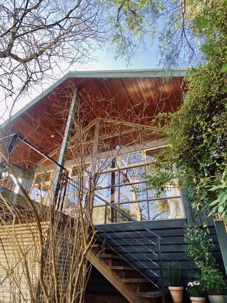 Light filled A-frame cabin for photoshoots photo 2