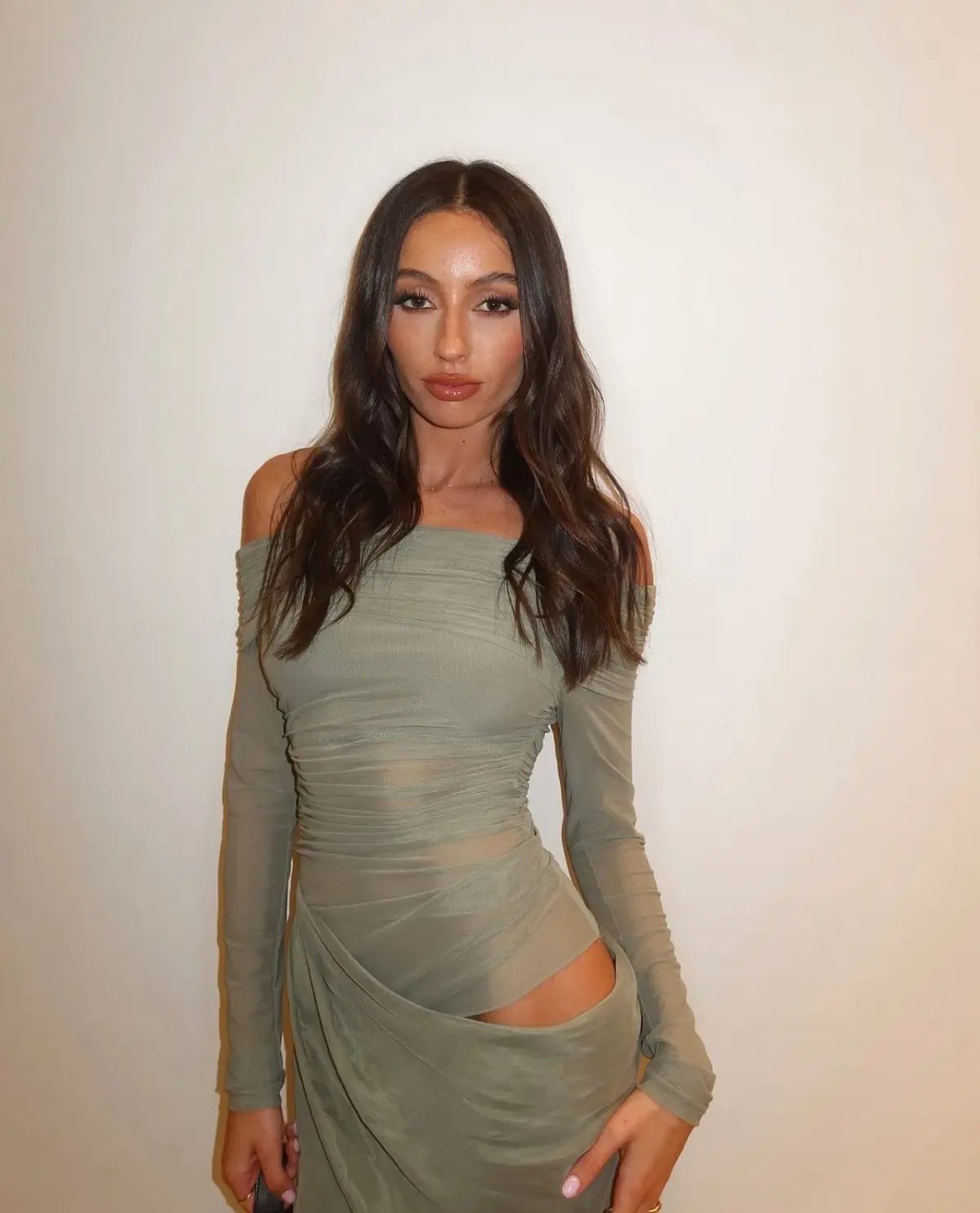 Benni Yasmin Off Shoulder Maxi Dress Pistachio Green Size 6 photo 6