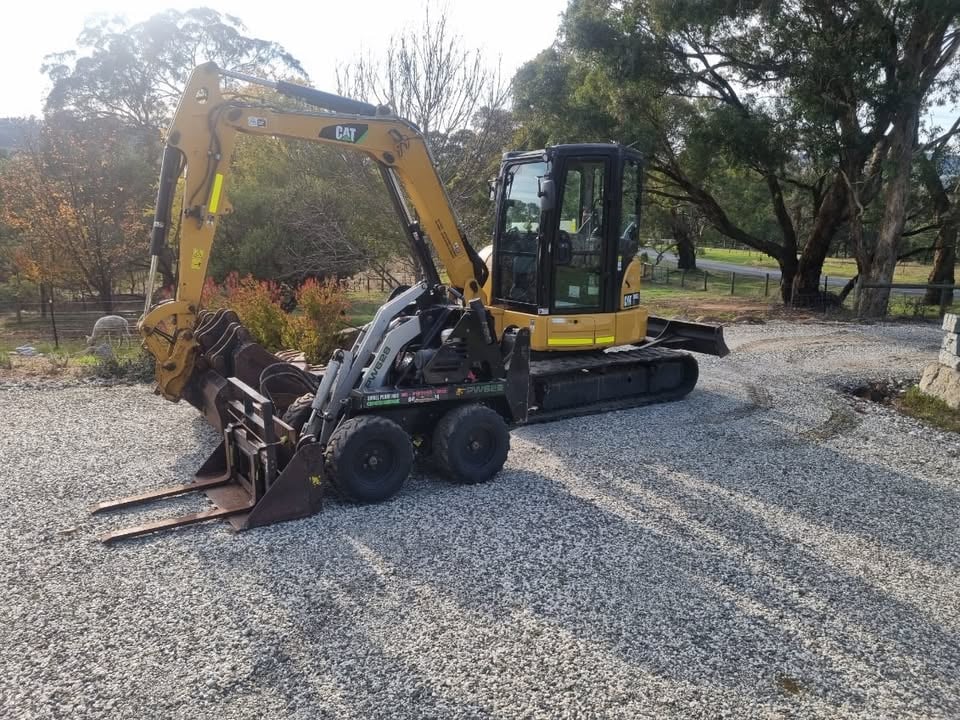 5t Excavator for Hire photo 9