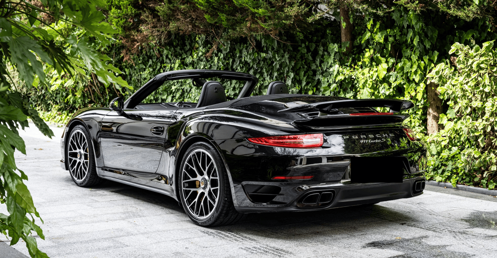 Porsche 911 Turbo S photo 2