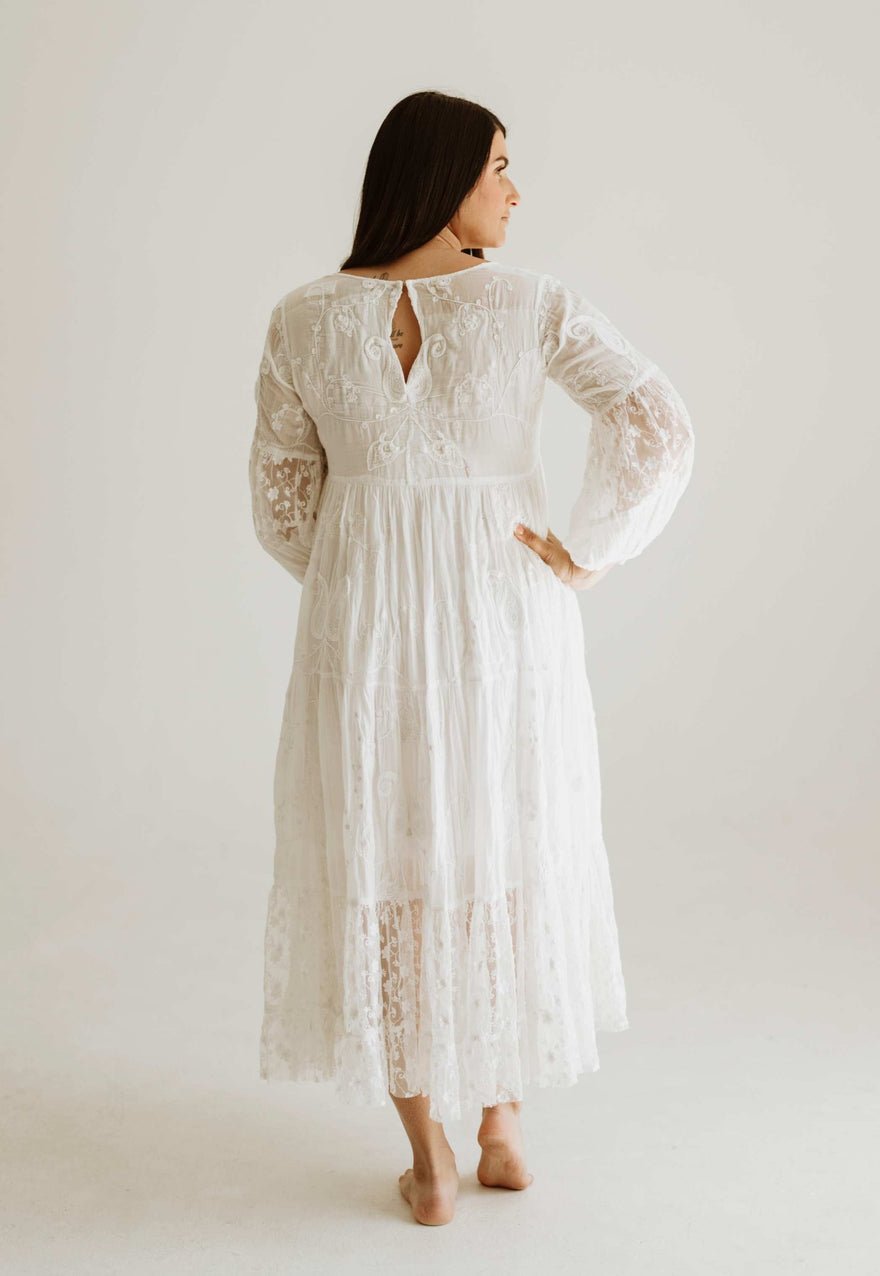 Sacred Bundle Tallulah Lace Maxi Dress photo 2