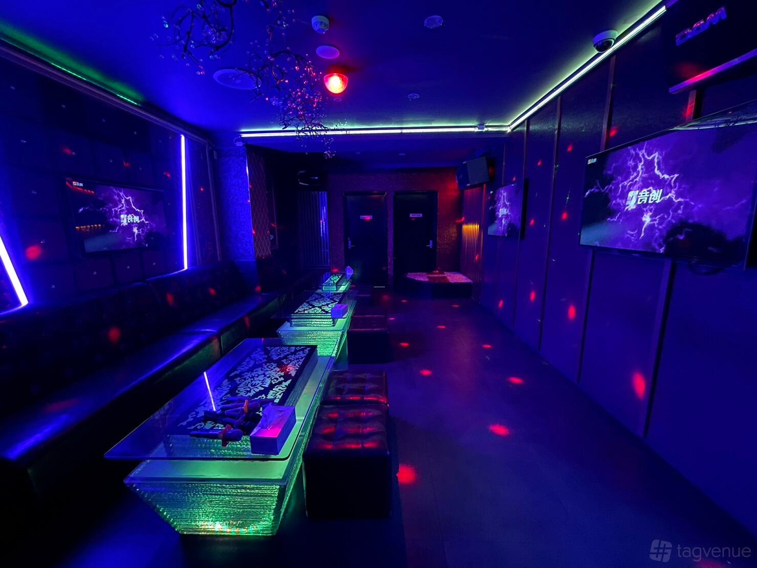 Large VIP at D1 Karaoke Sydney photo 2