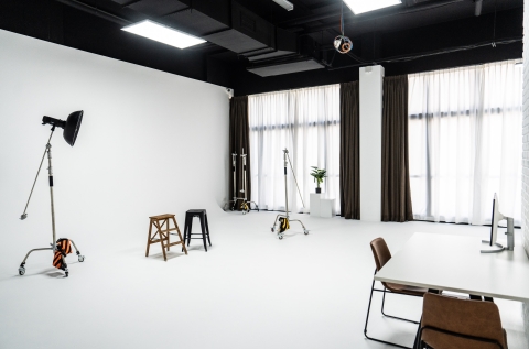 the aerie: hot desk photo 7