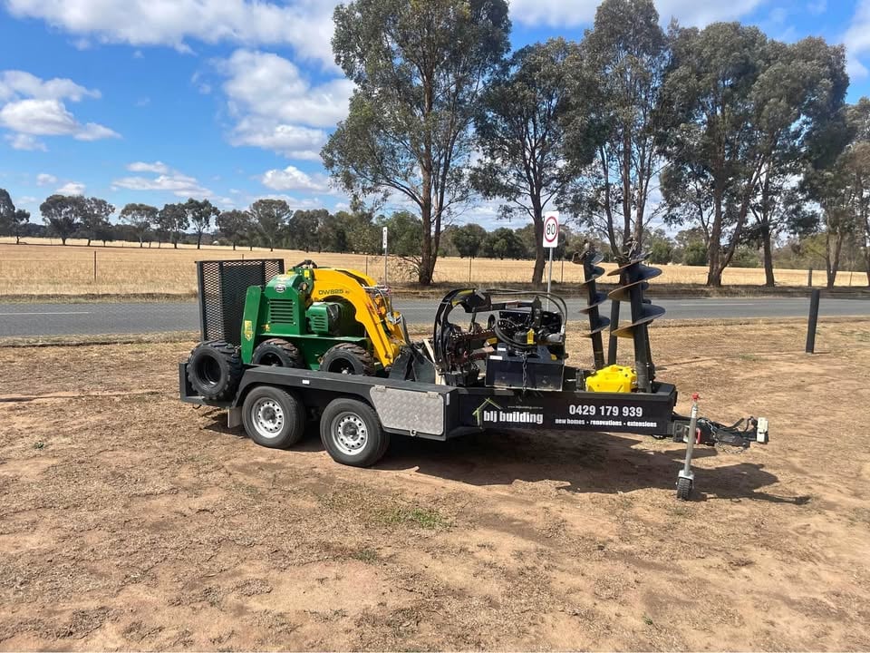 Kanga 8 series loader Dry Hire photo 2
