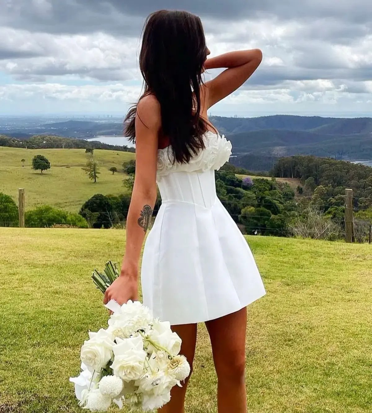Eliya The Label Tehanni Dress in White Size AU 8 photo 5