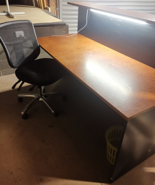 Studio with Desk and Storage- Mezzanine 9 steps photo 4