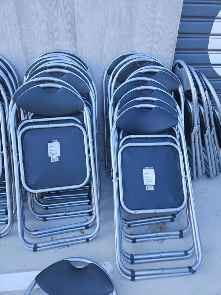 Folding chair hire photo 3