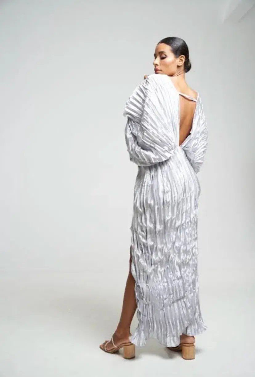 L'idee De Luxe Gown in Metallic Size AU 8 photo 3