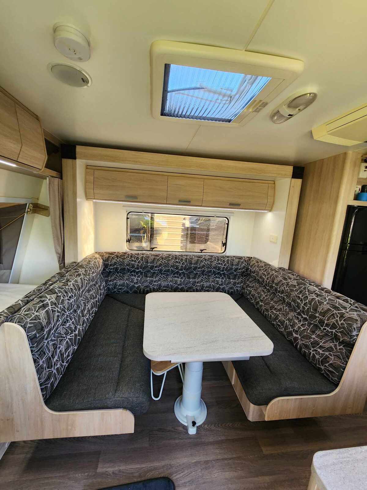Jayco Expanda -Sleeps 6 photo 5