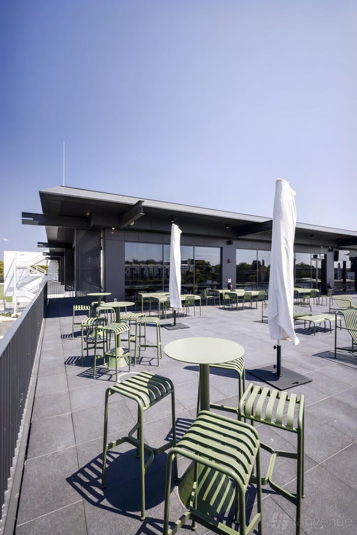 Outdoor Terrace at Cricket Central photo 4