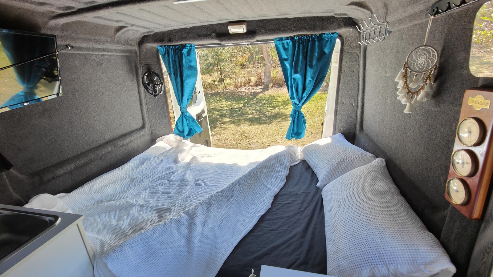 My Cozy Van - NEW LISTING photo 3
