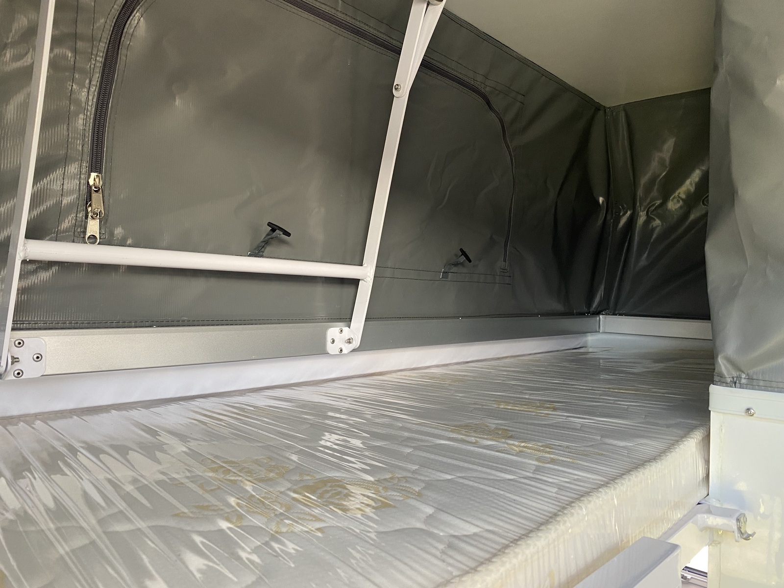Get Lost Boss! 1Queen 2Bunks & Internal Ensuite! photo 21