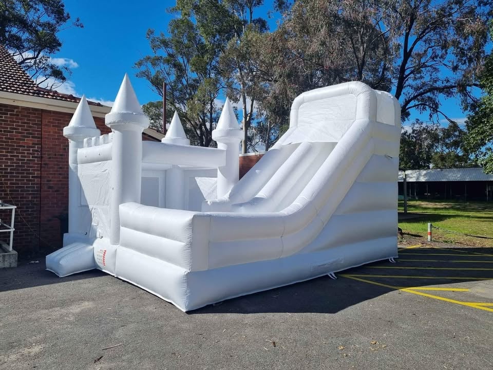 GREAT SELECTION OF JUMPING CASTLES FOR HIRE photo 4