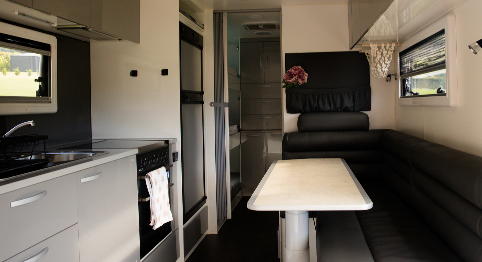 SUMMER HOLIDAY DREAMING WITH FULL SET UP TRIPLE BUNK - BLACK BETTY - BOOK ME FOR A MONTH IN JAN 2026'! photo 6