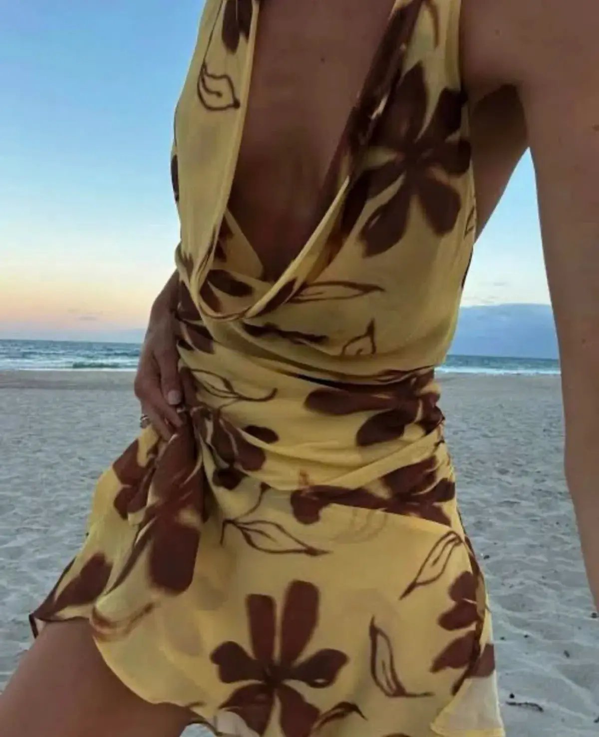 Benni Harlow Halter Dress in Butter Floral Size AU 8 photo 2