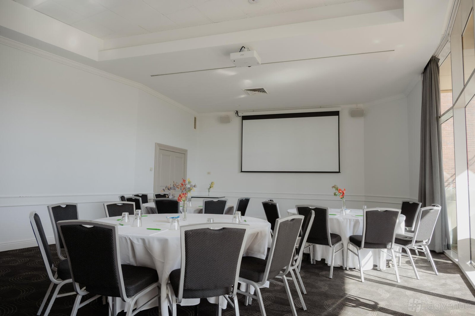 Bottlebrush Room at Holiday Inn Sydney Potts Point photo 3