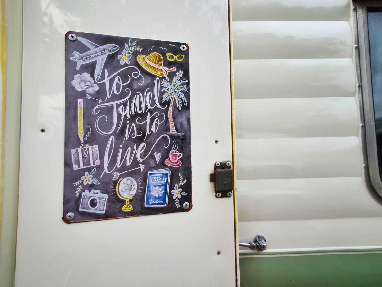 'Van Go' Caravan (air-conditioning) photo 4