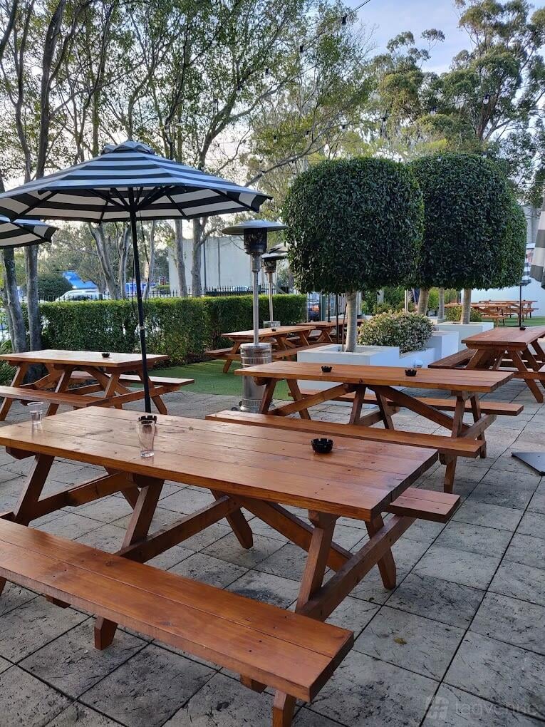 Front Patio at The High Flyer photo 7