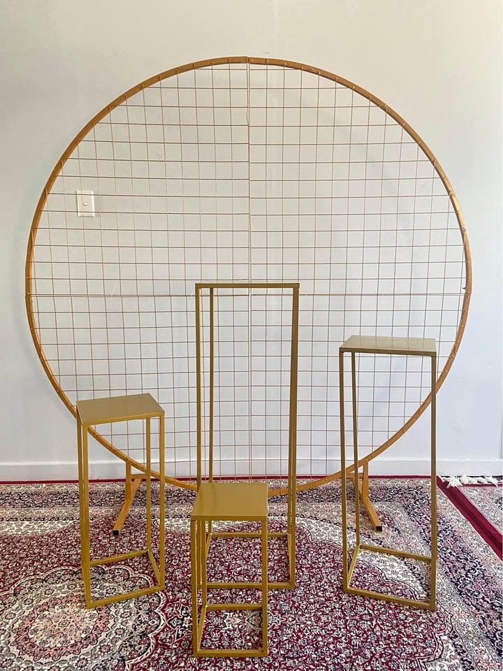 Backdrop with cake stand for hire photo 3