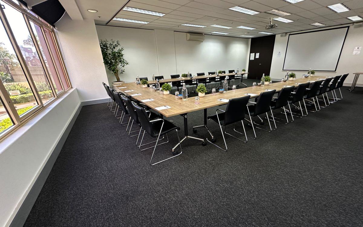 Large Room at Karstens Sydney photo 3