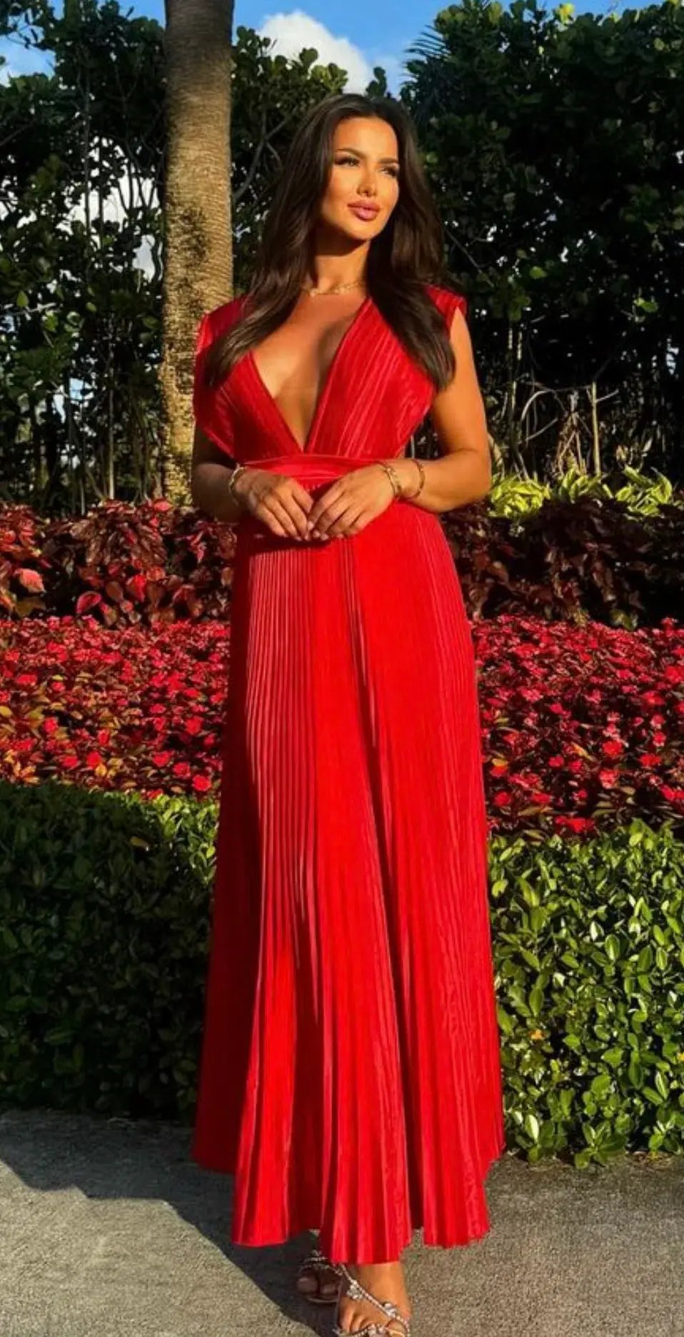 L'idee Gala Gown Red Size 6 photo 5