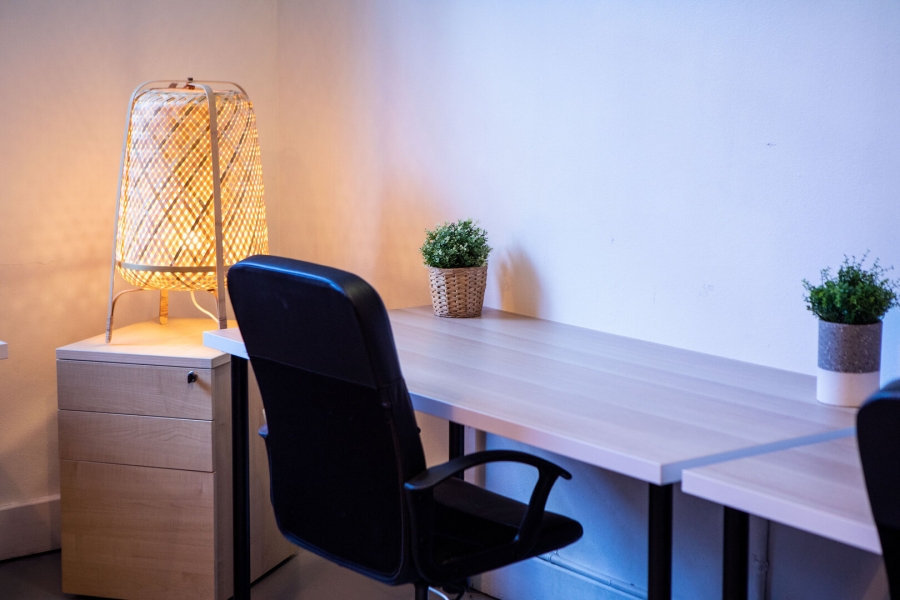 Large Desk in Creative Space - Studio 9 photo 5
