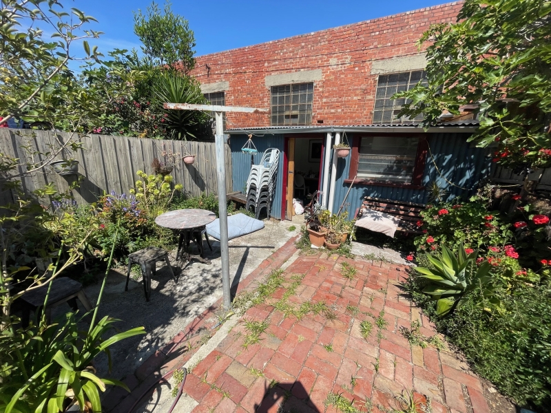 Backyard Private Artist Studio in North Melbourne photo 7