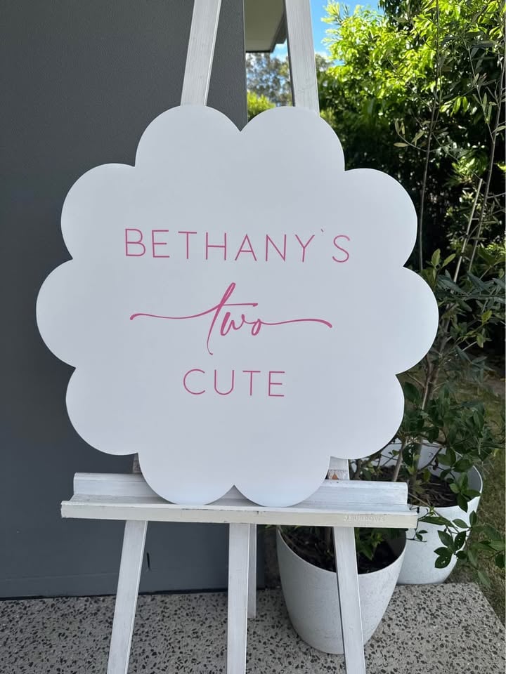 Personalised sign hire to suit all of your events. photo 5