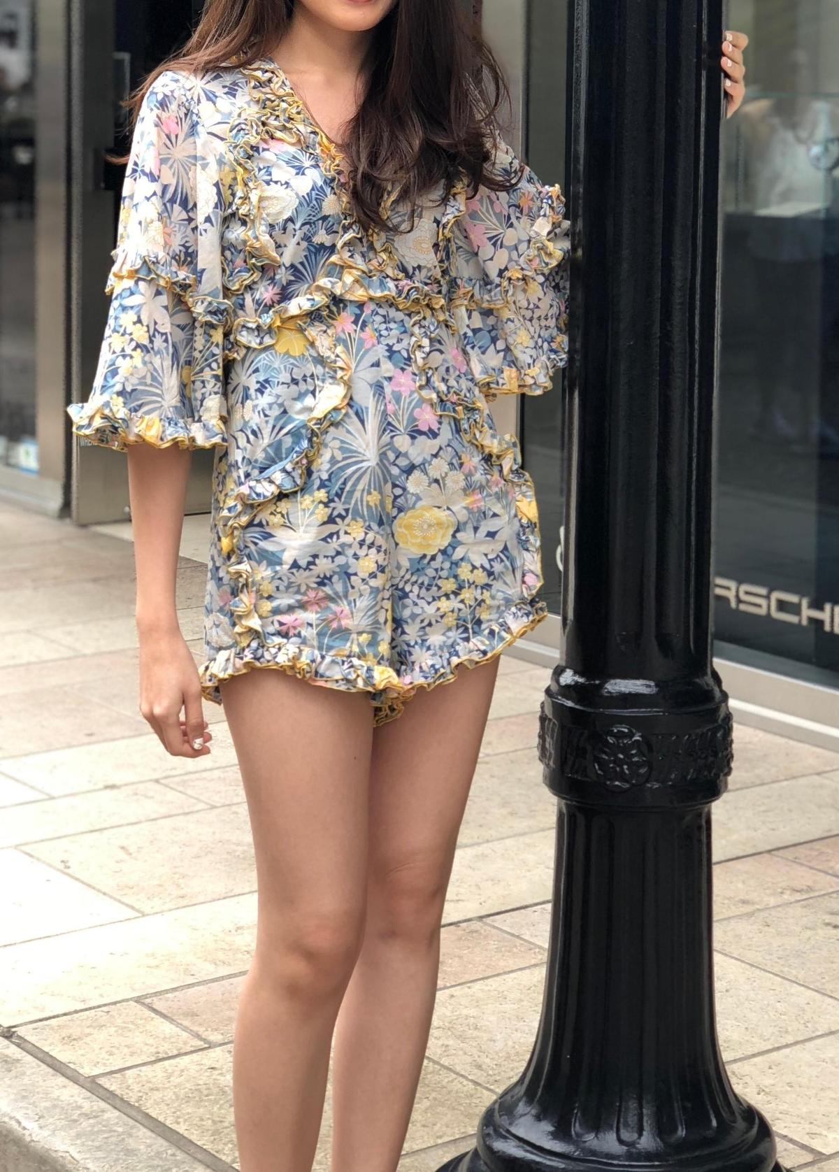 aliceMcCaLL Choose Me Playsuit Gold Bloom size 6 photo 4