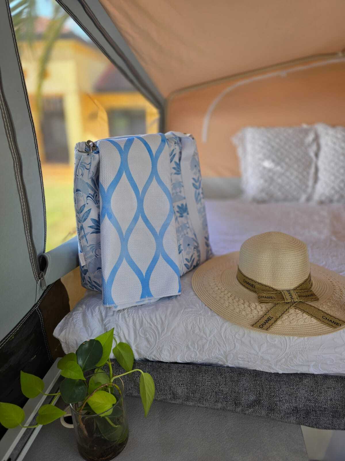 CAT 1 pop up camper photo 5