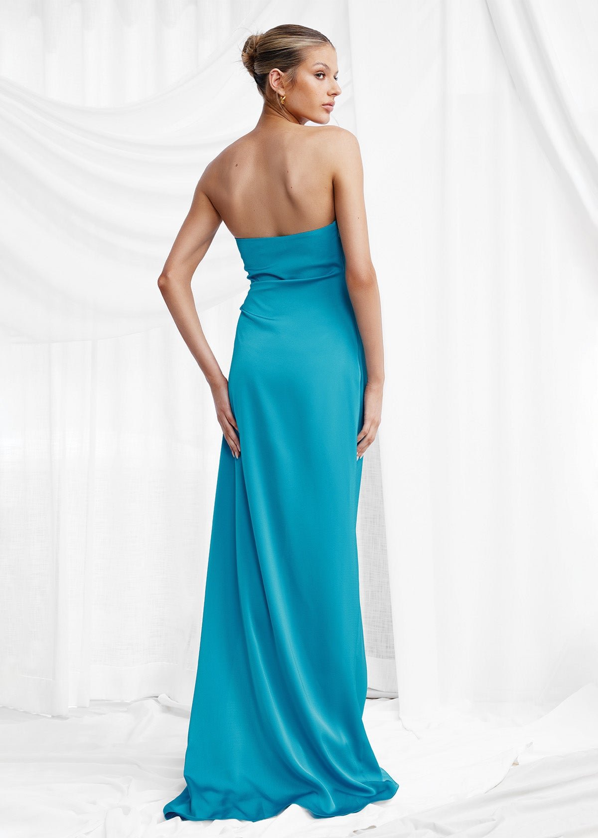 Alzira Dress in Teal photo 3