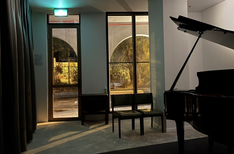 Bright open-plan studio for long term use photo 6