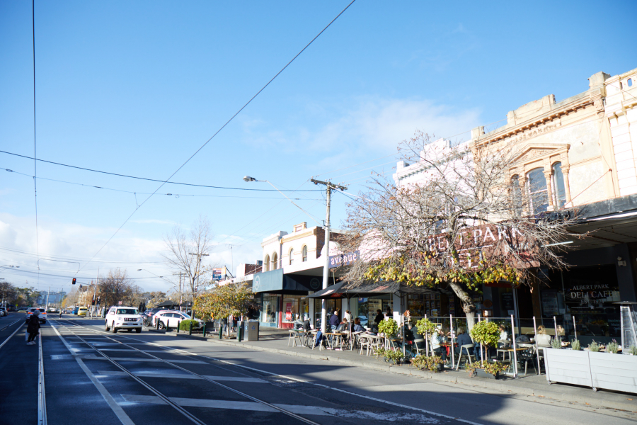 Light filled Albert Park office photo 5