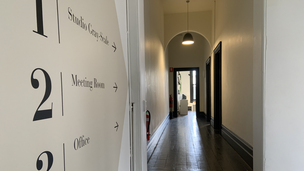 Private office close to Station photo 3