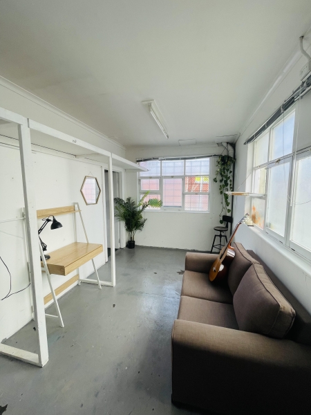 Studio 5 -lock up studio with private entry photo 2