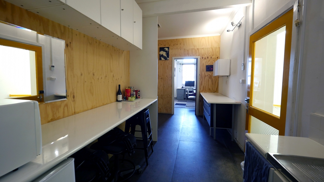 Desk/office space in creative studio in Fitzroy photo 5