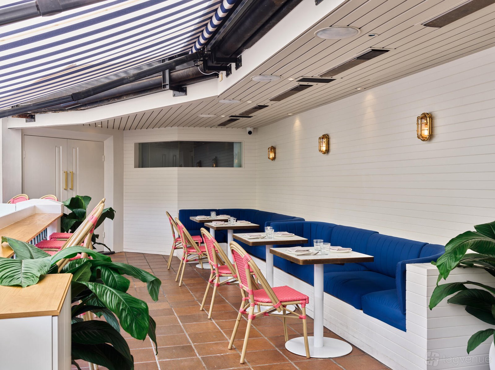 Lounge and Terrace at Pelicano photo 6