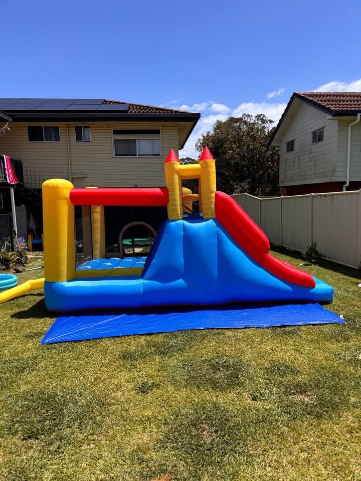 Jumping castle - HIRE photo 3