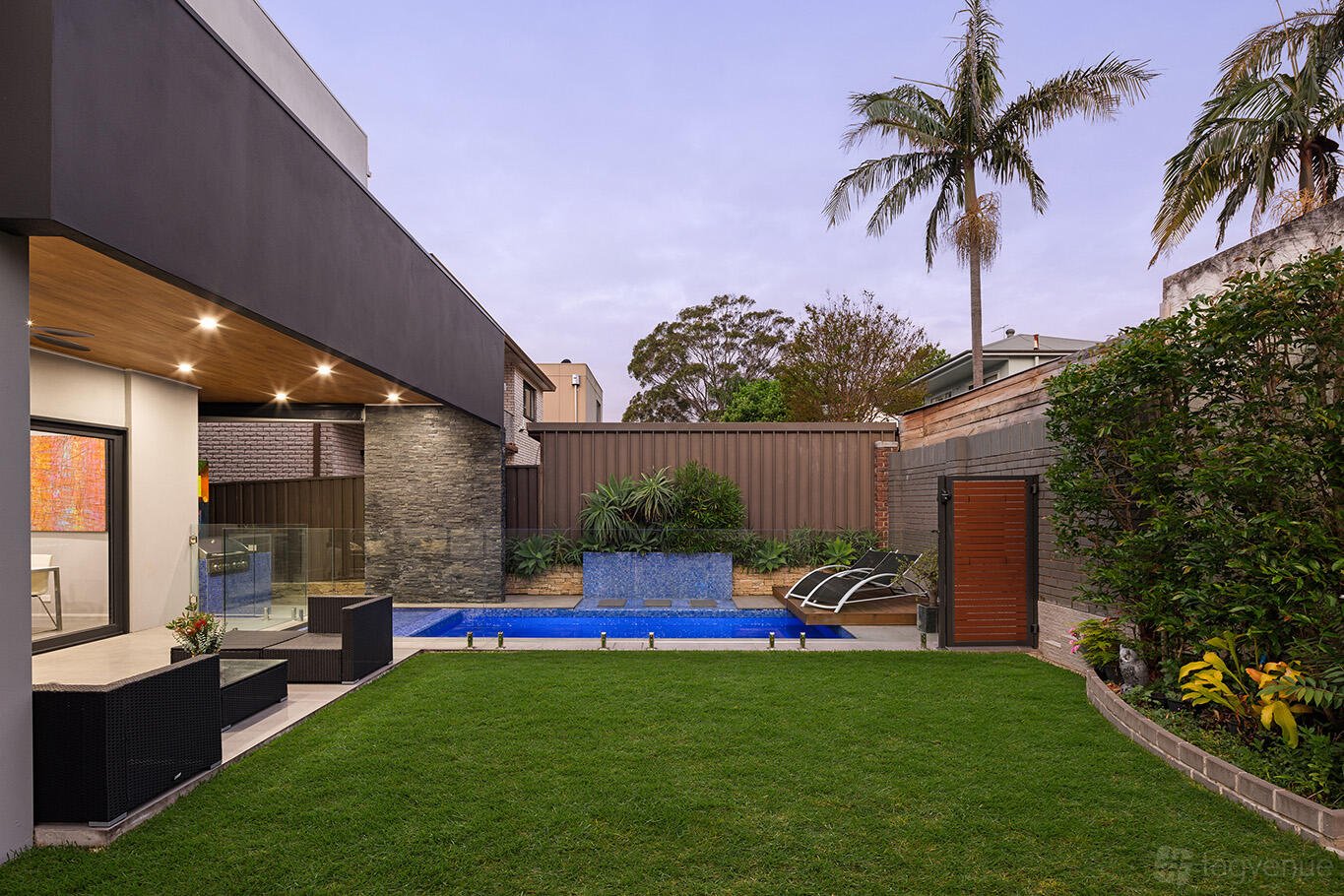 Water View Luxury House at Expansive Water View Luxury Modern House photo 2