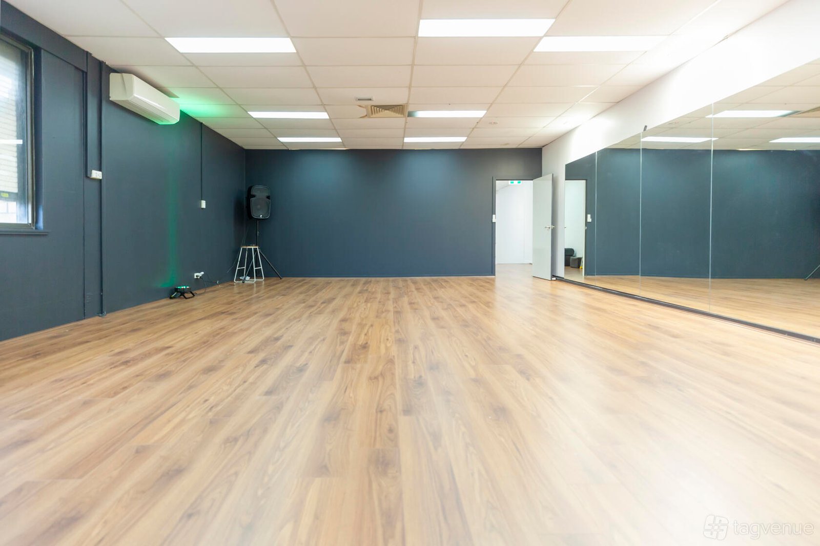 Medium Studio at Latin Junction photo 3
