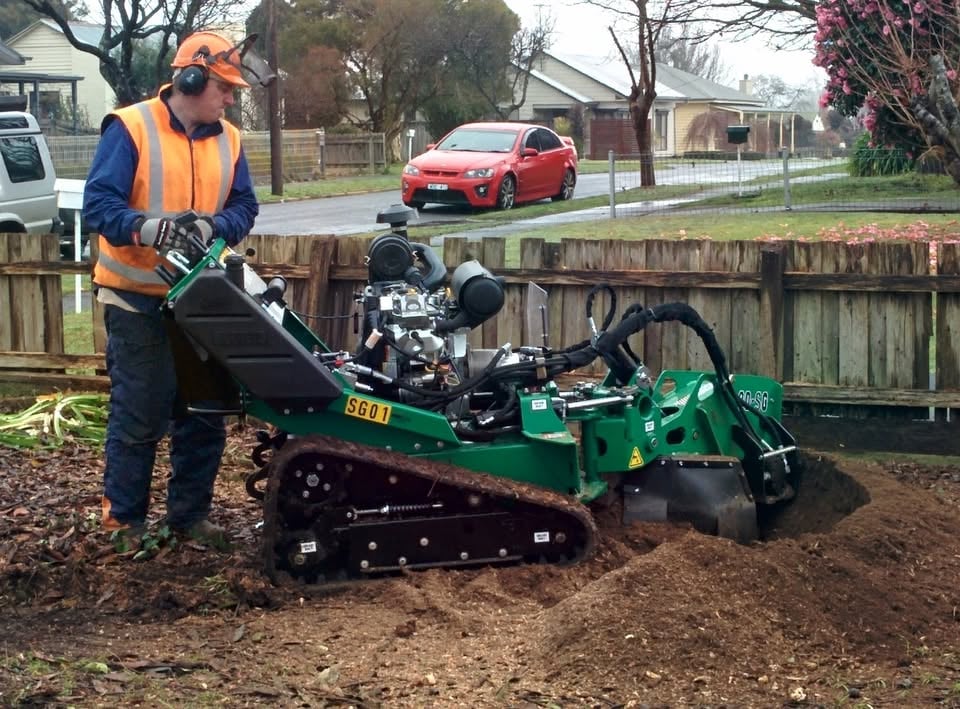 Tracked Large Stumpgrinder For Hire photo 5