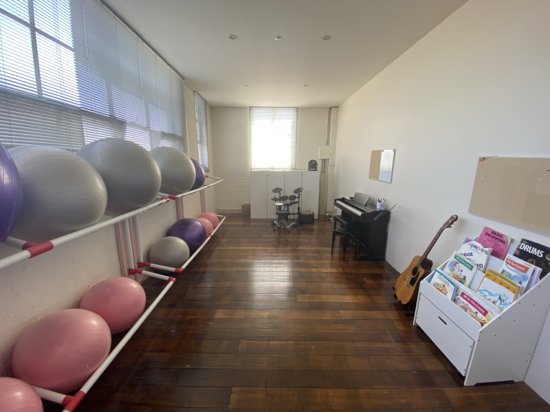 Rain & Lucky Music Room photo 3