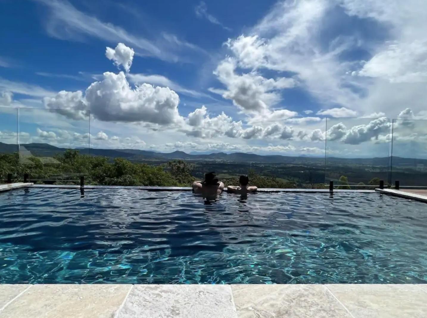 Luxurious Retreat at The Eagles Nest Scenic Rim photo 5