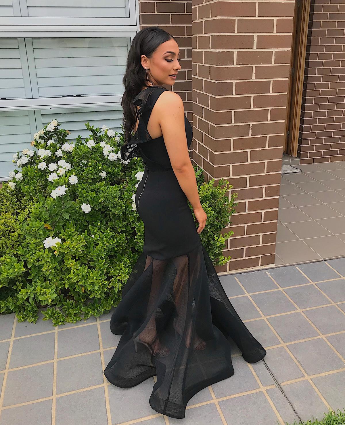 Bronx and Banco Black Gown Size 6 photo 2